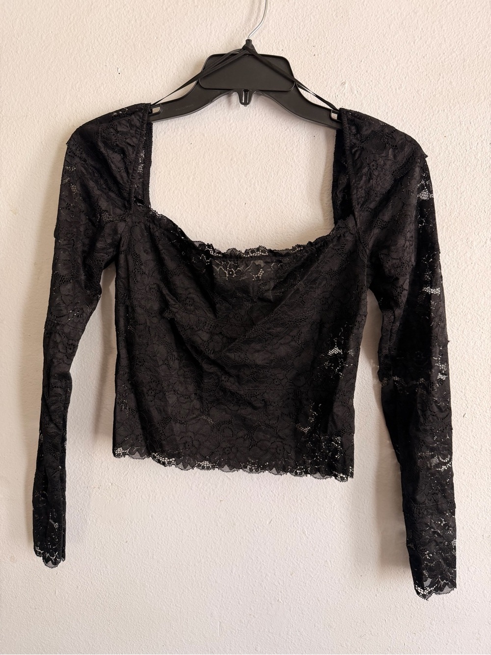 Guess Black Lace Long-Sleeve Cropped Top